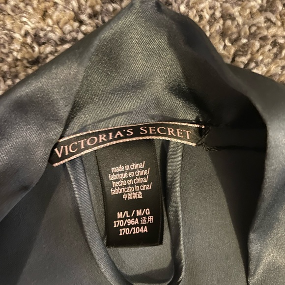 Victoria’s Secret M/L Grey Satin Robe. Very silky and luxurious - Picture 2 of 3